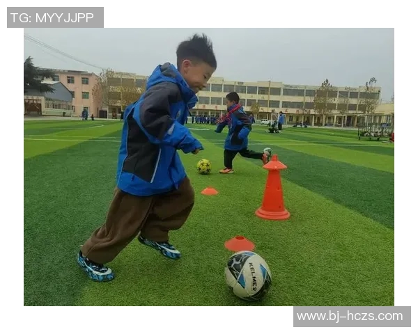 小小足球星舞蹈：在足球场上舞动的梦想与激情